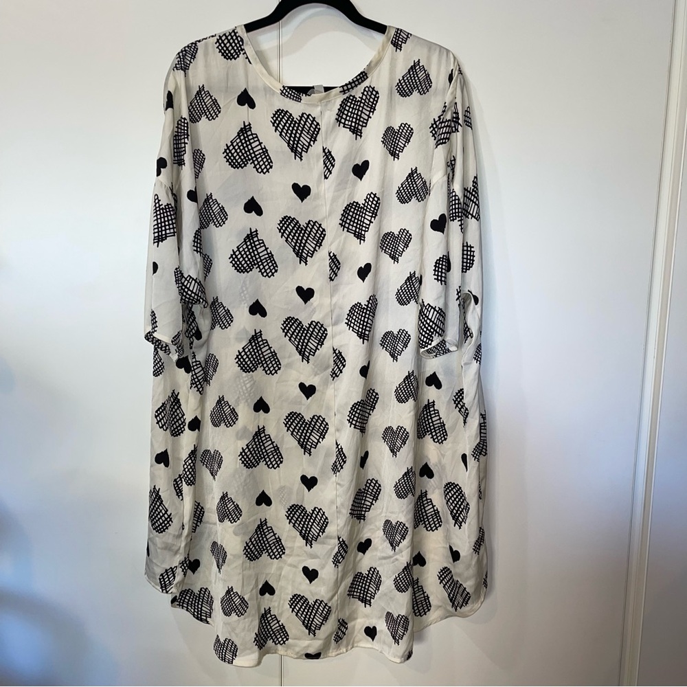 Melissa McCarthy Seven7 3X High-Low Black & Cream Heart Love Pattern Tunic - Picture 4 of 9